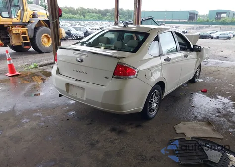 2011 Ford Focus Se z USA, uszkodzony, nr VIN 1FAHP3FN2BW121234